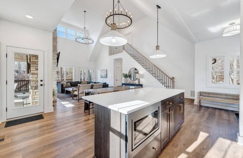 High Point Casa | Beacon Pointe, New 7-Bed Lakefront Luxury w/ Covered Decks + Heated Salt Water Pool, Hot Tub, Dock!
