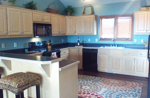 Pine Knoll Shores Casa | Beacon's Reach Oceanfront 4BD / 4. 5BA w / ascensor. Bañera de hidromasaje, piscinas y canchas de tenis