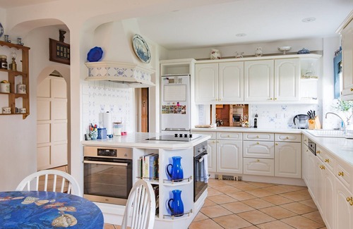 Sandwich Casa | Beadles by Bloom Stays - charming coastal house on private coastal estate