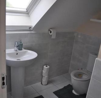 Swindon Casa | Beaney View House - Modern, Comfortable Spacious 4 Bedrooms Ensuites House with Free Wifi and Parkings