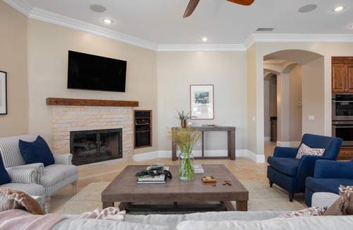 Temecula Villa | Bear Bridge by AvantStay | Hilltop Haven in Temecula w/ Views!