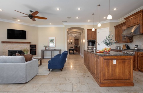 Temecula Villa | Bear Bridge by AvantStay | Hilltop Haven in Temecula w/ Views!