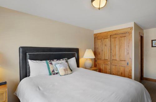 Steamboat Springs Apartamento | Bear Claw 312 - Ski-in Ski-out Condo!