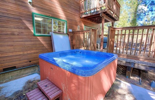 North Upper Truckee Casa | Bear Country 4 Bedroom Home by RedAwning