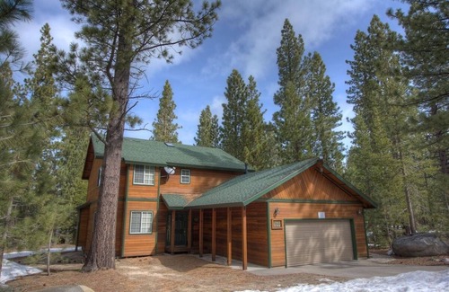 North Upper Truckee Casa | Bear Country 4 Bedroom Home by RedAwning
