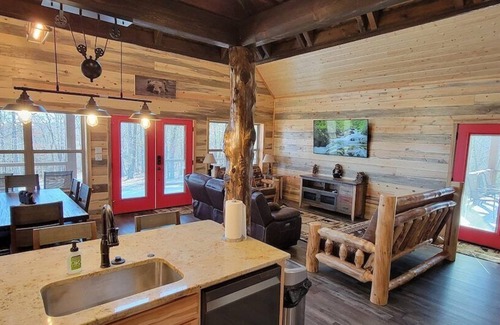 Board Camp Cabina | Bear Creek Cabin