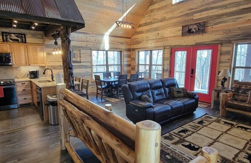 Board Camp Cabina | Bear Creek Cabin