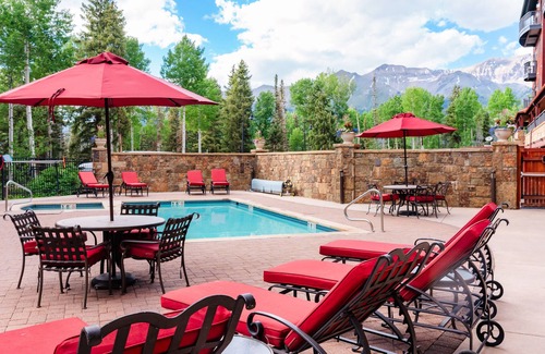 Mountain Village Apartamento | Bear Creek Lodge 207b Hotel Room by Alpine Lodging Telluride