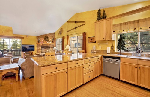 Upper Moonridge Casa | Bear Creek Lodge #735