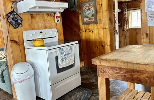 Lake Desolation Cabaña | Bear Creek Lodge, Lakeside Cottage