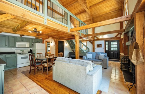 Accident Cabina | Bear Creek Lodge/Secluded Mountain Cabin w/Hot Tub, Fireplace & Stunning Views