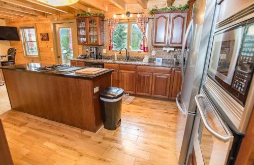 Breckenridge Casa | Bear Creek Mining Lodge Mountain Style Hot Tub