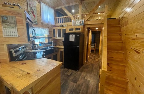 Sayner Casa | Bear Cub Cabin is a cozy 1 bedroom and loft oasis