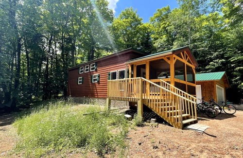 Sayner Casa | Bear Cub Cabin is a cozy 1 bedroom and loft oasis
