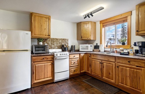Eustis Apartamento | Bear Cub Charming 2-bedroom apartment near Sugarloaf on Snowmobile/ATV trails
