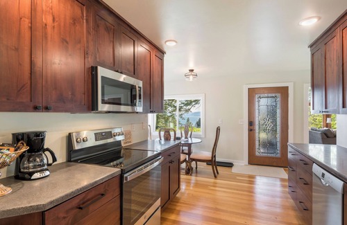Bigfork Casa | Bear Den at Henry Creek Orchard
