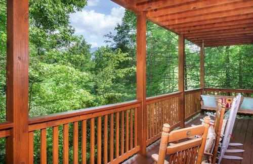 Black Bear Falls Casa | Bear Essentials home