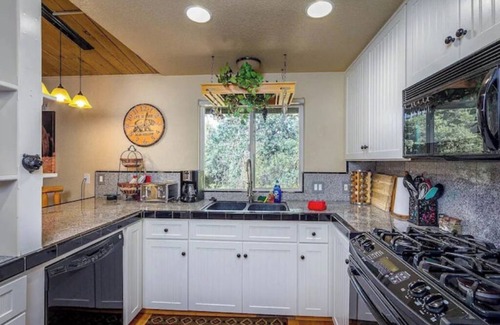 Three Rivers Casa | Bear Hollow by Sequoia National Park