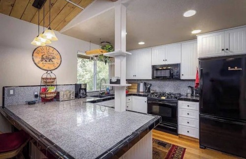 Three Rivers Casa | Bear Hollow by Sequoia National Park