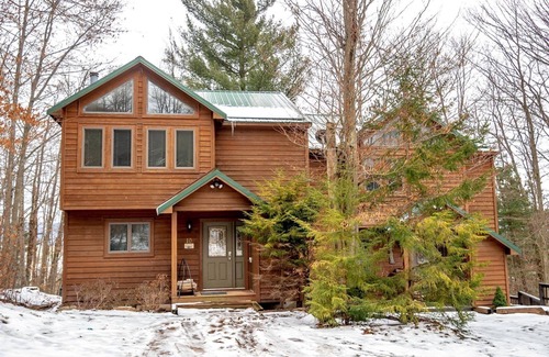 Davis Casa | Bear Hug Inn - Jacuzzi, Se aceptan mascotas, Chimenea de leña