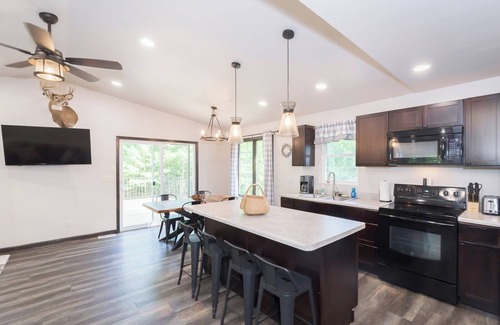 Tomahawk Casa | Bear Lodge in the Forest