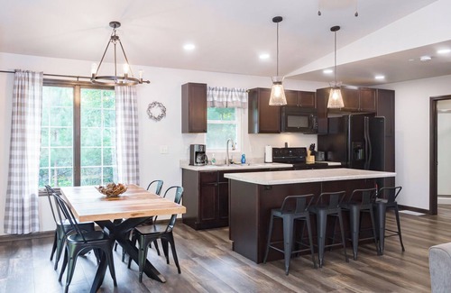 Tomahawk Casa | Bear Lodge in the Forest