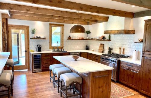 Hailey Chalet De Esquí | Bear Lodge with private Pool, Hottub, and Sauna!