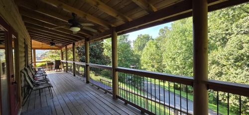 Caryville Casa | Bear Moon Lodge