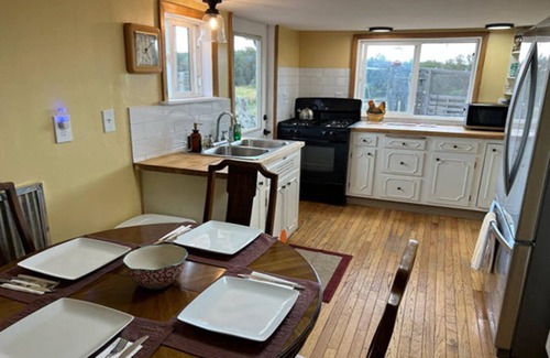 Gulnare Cabina | Bear's Den Cabin, Aguilar, CO Sleeps 4 - 2 bedrooms – 1 bathroom