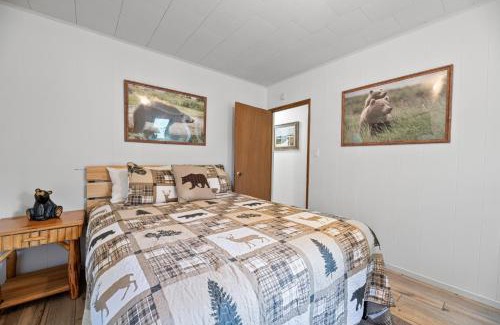 Big Bear Lake Casa | Bear Slope View Cabin - Beautiful home located just south of Bear Mountain ski resort!