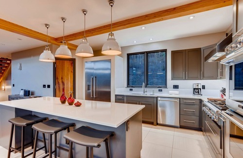 Forest Hills Casa | Bearadise Forest: ¡Próximamente en River Ridge Rentals!