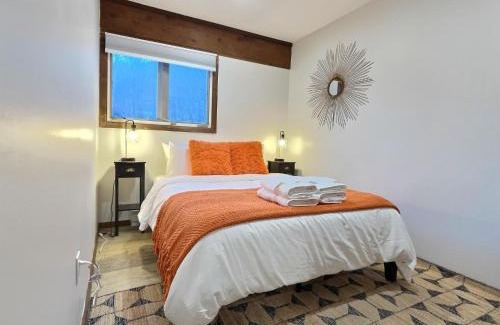 Central Vermont- Killington Apartamento | BearHug AC, Pool, Hot Tub, Tennis, Close to Resort