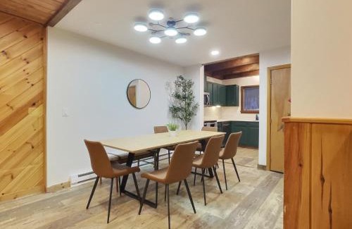 Central Vermont- Killington Apartamento | BearHug AC, Pool, Hot Tub, Tennis, Close to Resort