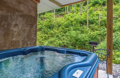 Chalet Village North Cabina | Bearly Hidden by Jackson Mountain Rentals