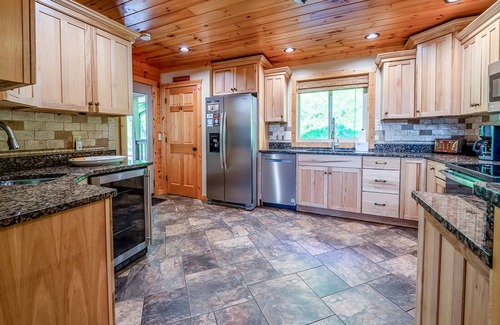 Wears Valley Cabina | Bearmont Lodge 4 Bedroom Cabin by RedAwning