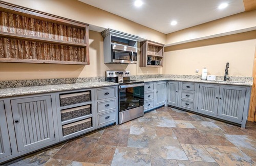 Wears Valley Cabina | Bearmont Lodge 4 Bedroom Cabin by RedAwning