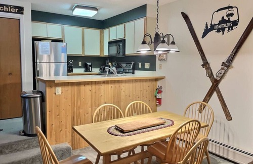 Killington Apartamento | Bearmont- Pool, HotTub, FirePit, AC, Gym, Sauna