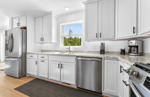 Maple City Casa | Bears Den - Hot Tub & A Short Walk to Glen Lake