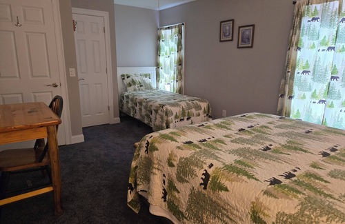 Northwest Piscataquis Cama Y Desayuno | Bears Den Lodge B & B Room 4