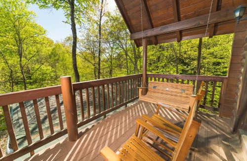 Sevierville Villa | Bears Lair cabin Chalet