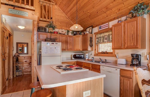 Gatlinburg - Pigeon Forge Villa | Bearway to Heaven by Jackson Mountain Homes