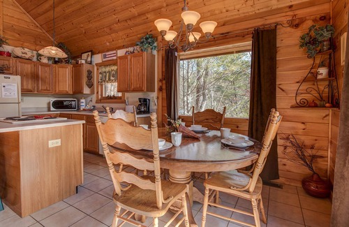 Gatlinburg - Pigeon Forge Villa | Bearway to Heaven by Jackson Mountain Homes