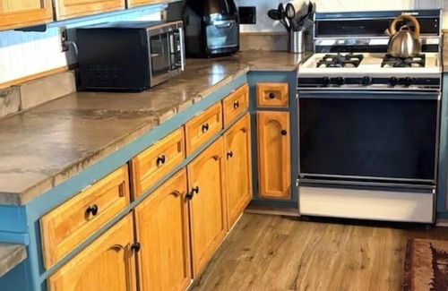 Wrightwood Casa | Beary Cozy Cabin, 3-bdrm house in Wrightwood with WiFi. EV charger