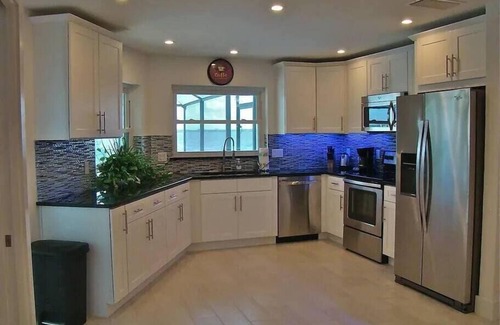Caloosahatchee Villa | Impresionante vista del río - Piscina de agua salada | 3BR | Mesa de billar