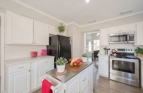 Barker Casa | Beat the Heat in Katy Tx - Arcade Room & Pool