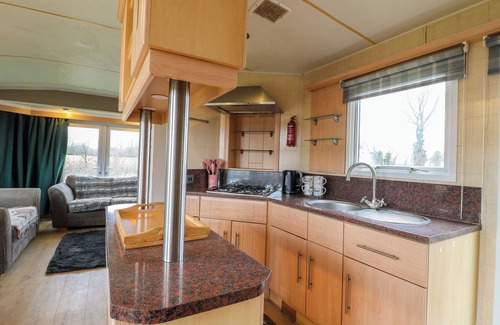 Spalding Cabaña | BEATRICE'S STATIC CARAVAN, pet friendly in Spalding