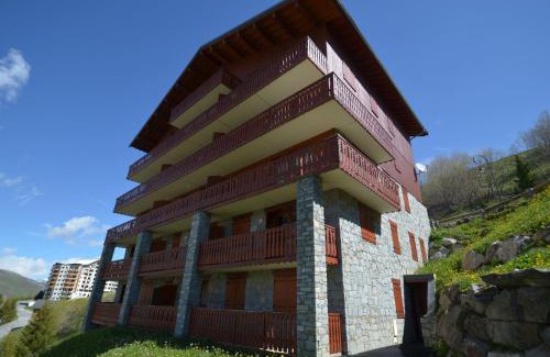 Les Menuires Apartamento | Beau 2 pièces cabine au pied des pistes avec balcon, animaux bienvenus - FR-1-452-153