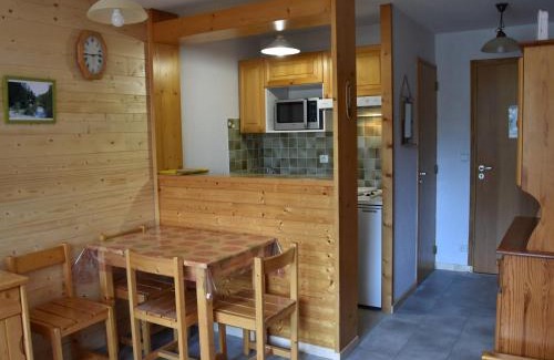 Pralognan-la-Vanoise Apartamento | Beau 2P lumineux proche pistes, balcon et lave-linge - FR-1-464-172