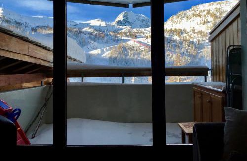 Isola Apartamento | Beau deux pièces Isola 2000