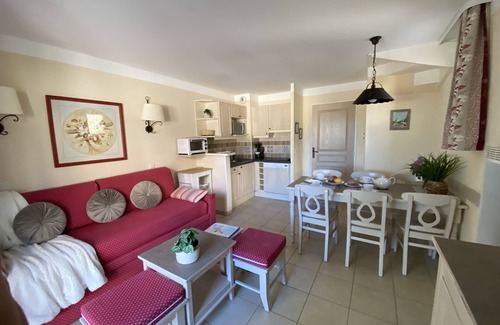 Pont Royal Casa | Beau Duplex Bien Équipé Avec Terrasse Dans Résidence Avec Piscine